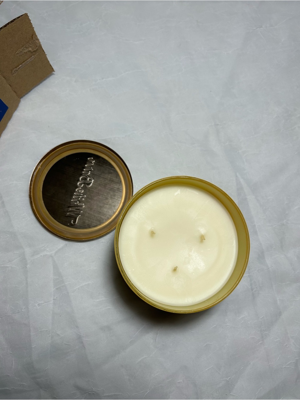 White Barn Sugared Lemon Zest Yellow 3 wick Candle Bath and Body Works - Picture 3 of 7